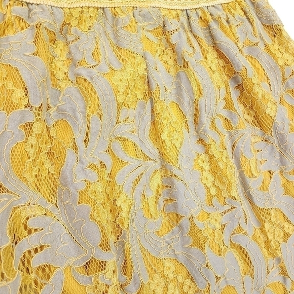 Me To Magic Beige Yellow Gold Lace Floral Embroidered Skirt Sz L - Picture 7 of 16